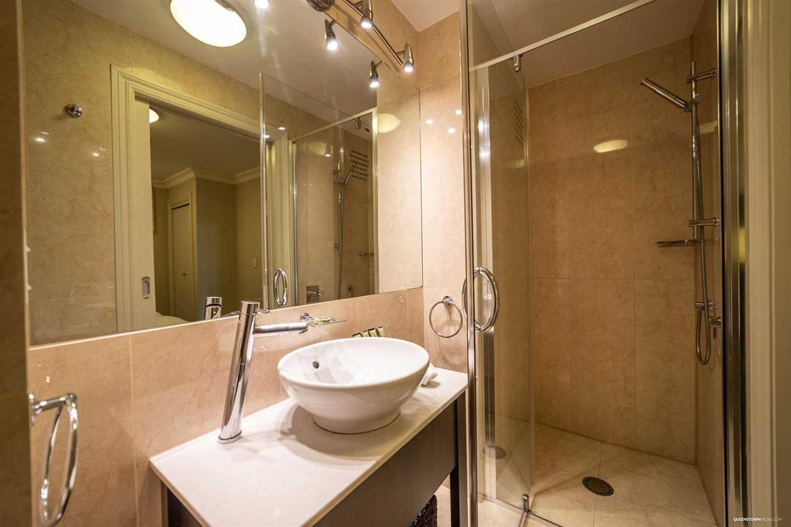 The Beacon - Luxe Studio Unit Queenstown Luaran gambar